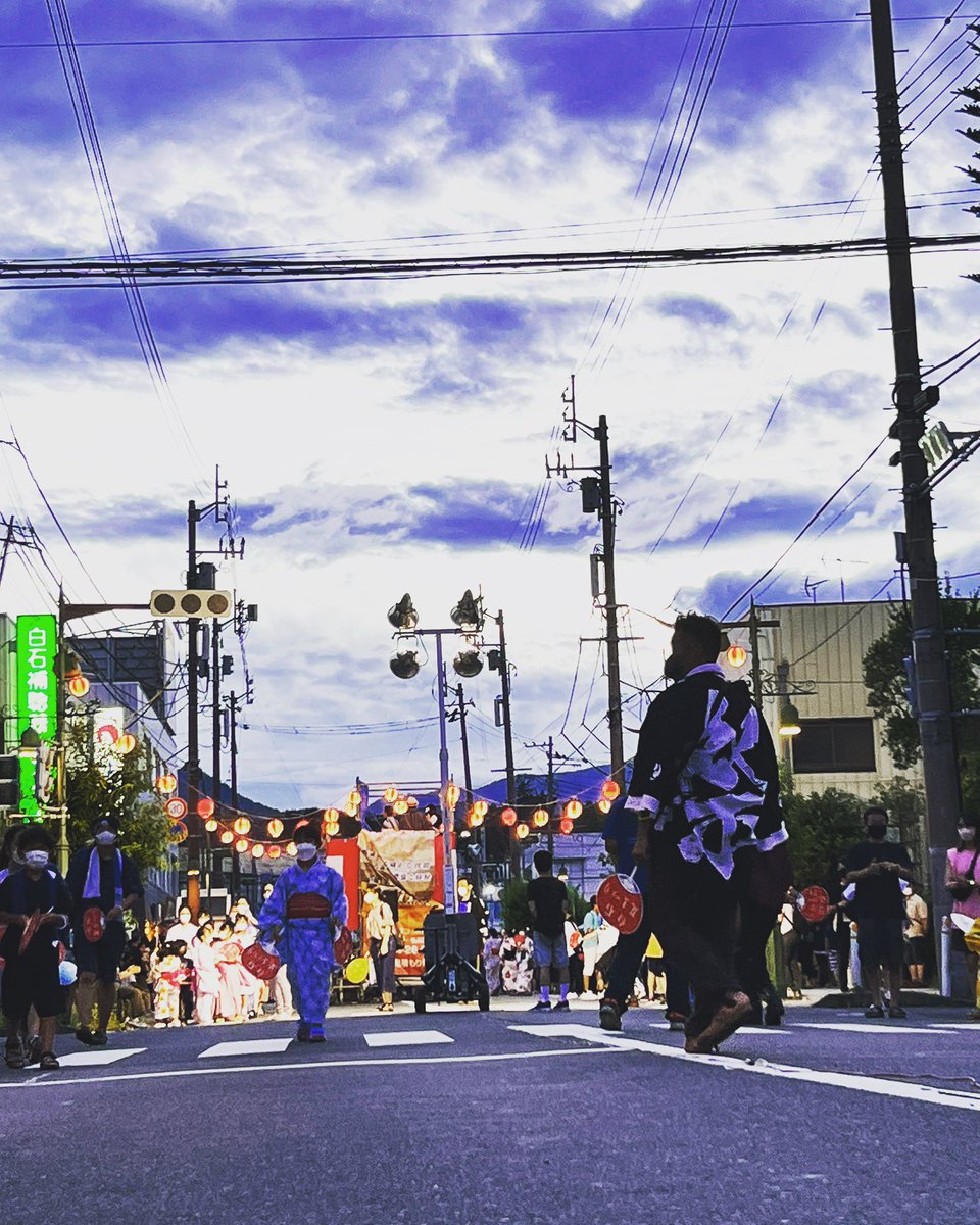 ashigaru_san20's tweet photo. 【感動】
先日、白石夏まつりが開催されました！地域おこし協力隊として白石市に着任して2年半。今回盆踊りの実行委員長ま���経験させていただきました。若い人が踊り、それをじいちゃんばあちゃん達が喜んでいるのを見て、心が震えました。2年半ごしのお祭りは、終始ちょっぴり前が見えにくかったです https://t.co/LcpVG50mJ8