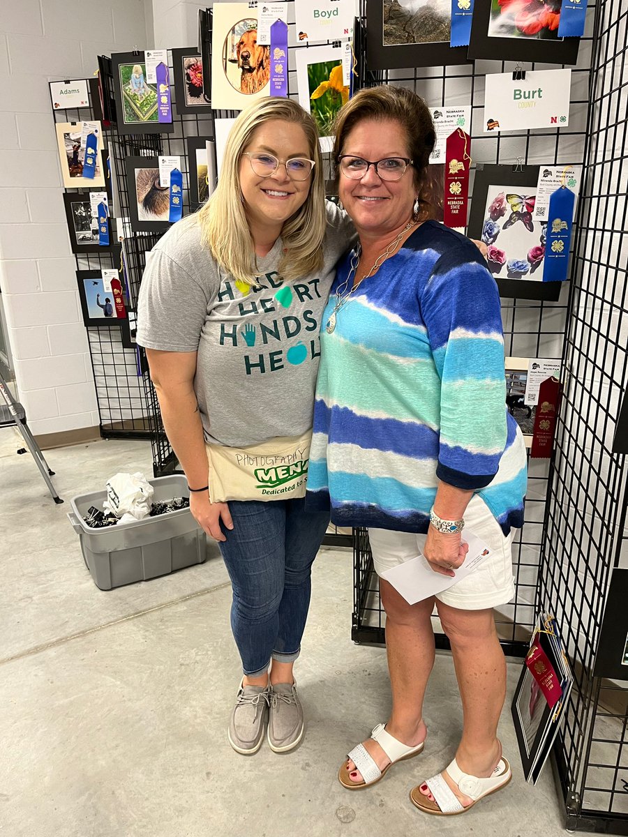 lizhamm34's tweet photo. My favorite memories of the @NEStateFair aren’t from my childhood, but times I spent working with my mom! I have had the privilege to help @ma_ma_pete several years in the 4-H Foods Dept. Now that I’m back in NE, we got to be together on Entry Day again! #4HGrowsHere #NE4H https://t.co/JgMDmTEGVJ