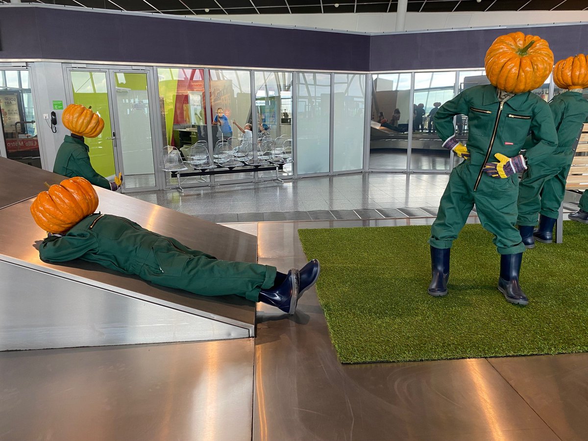 Aeroport_Lille's tweet photo. les Nanitos @lille3000 prennent leurs quartiers à l'aéroport pour 2 semaines ; une invitation faites à tous nos passagers, venant de France et d'Europe, de découvrir la richesse culturelle de notre métropole ! 
#Lille #MEL_Lille #lillefrance #Lilletourism https://t.co/NRRIGK9eG8