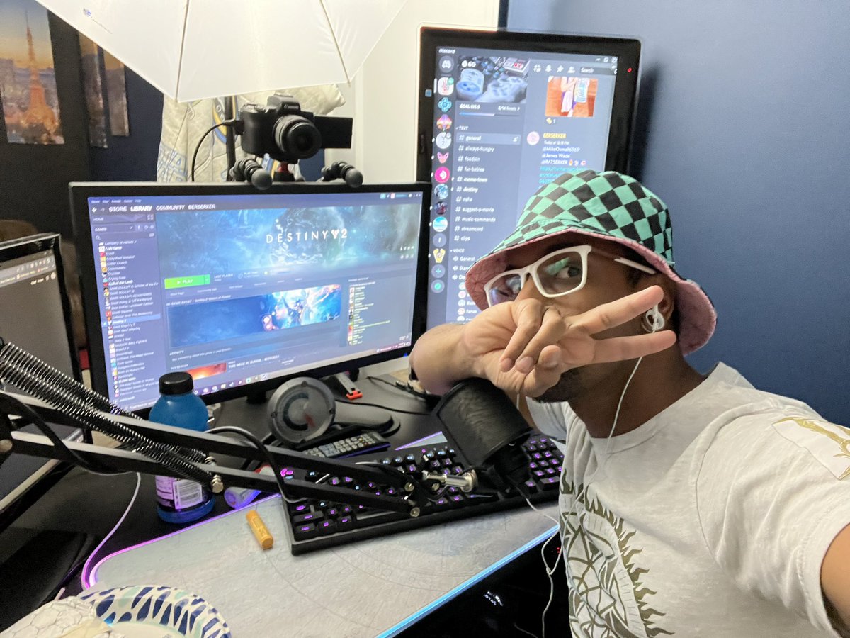 brown_berzerker's tweet image. 24 hours stream, Destiny 2 raid race begins! Twitch.tv/brownberzerker #destiny2 #raidrace #KingsFall #Oryx