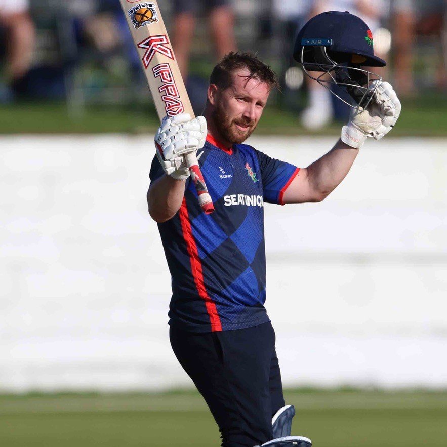 WE'VE DONE IT!!! 🥳

<a href="/Stevenjcroft/">Steven Croft</a> marks his 600th career appearance with an incredible unbeaten century to send Lancashire into the @RoyalLondonCup semi-finals! 👏

🌹 #RedRoseTogether