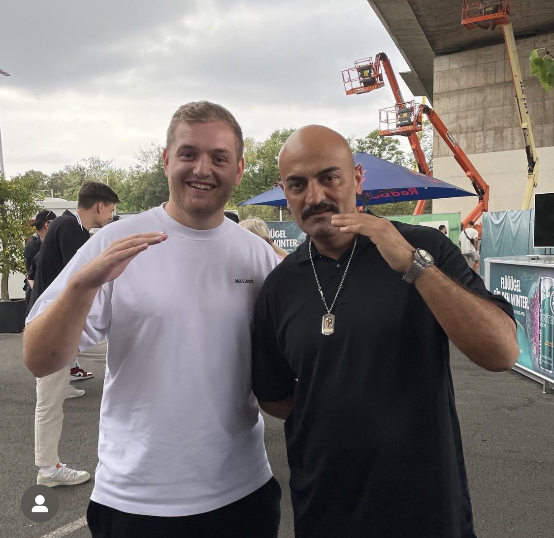 Tanzi und scurrows mal bei seite, können wir darüber reden, dass dieses Bild existiert?