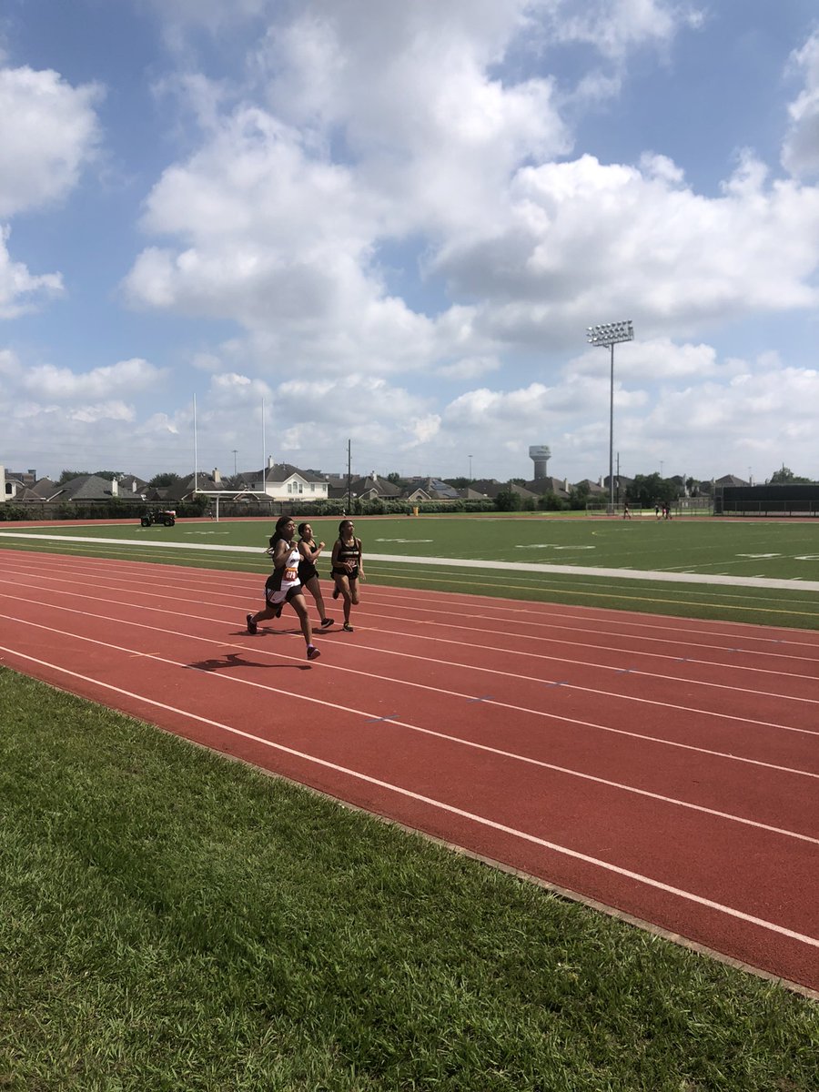 hightower_xc's tweet photo. It’s a great day to run mileage! https://t.co/tkZEgcFv6O
