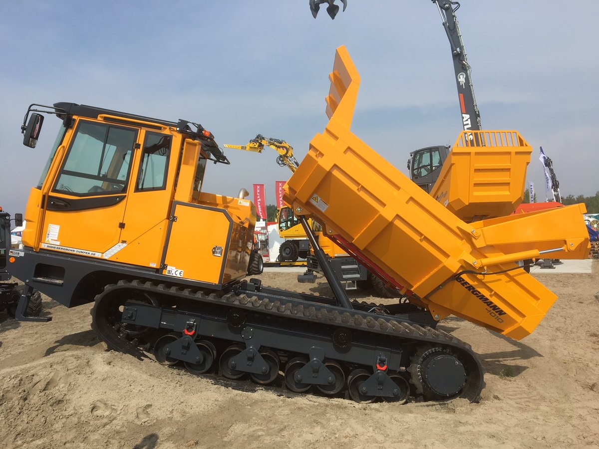 OrdigaDe's tweet photo. 🚜 passende Transporttechnik findet man auf https://t.co/hYwliIZdDc. Baumaschinen, Nutzfahrzeuge, Landmaschinen und Gabelstapler! https://t.co/OGb69nxNDW