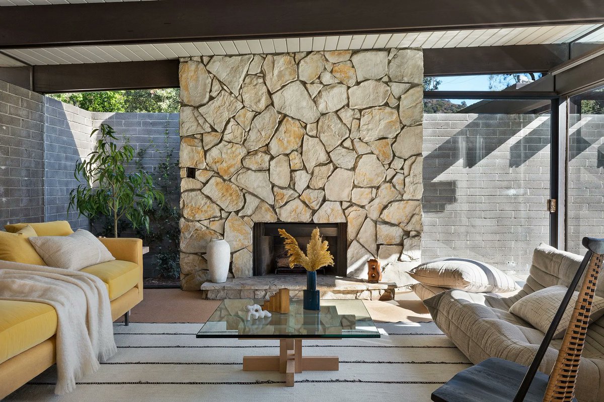 archinect's tweet photo. SCI-Arc founding director Ray Kappe’s first Los Angeles area home hits the market in Glendale
#RayKappe #Midcentury #MidcenturyModern #LosAngelesRealEstate 📸 courtesy Unique California Property
https://t.co/66tcjh9fWV https://t.co/UWi6b8bM7T