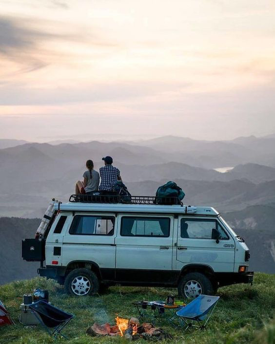 AlpacaAurelius's tweet photo. the urge to sell all my sh*t, live in a van and camp at all the coolest spots in the world https://t.co/3cIbrERSnL