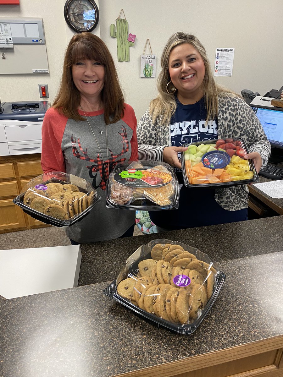 We have the BEST parents! Thank you to the Bogan family for the treats! <a href="/BurlesonISD/">BurlesonISD</a>