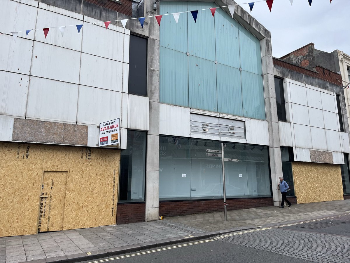 CallumEarnshaw's tweet photo. Hey @kevin_j_foster what is the deal with this? Thought you were ‘Boosting Torbay’? #boosttorbay https://t.co/LHeSWM8Yl9