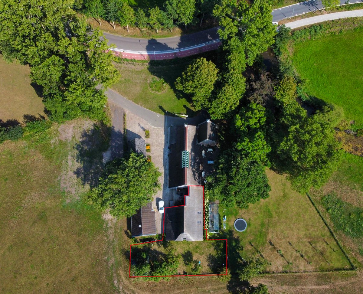 joostvente's tweet photo. 🏡 NIEUW IN DE VERKOOP! 👀
Gelegen op werkelijk unieke locatie. Hier kan jij jouw droomhuis realiseren! 🤩
 
Aan de rand van Meppel, in het fraaie Reestdal, ligt deze RIJKS MONUMENTALE WOONBOERDERIJ. Het achterste deel van de boerderij wordt aangeboden, welke thans nog in https://t.co/o3EG0iXT0N