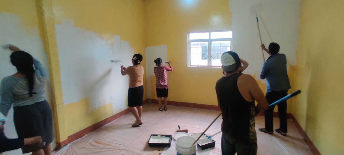 ceuxhidza's tweet photo. Estamos en la recta final con la creación de una #BibliotecaComunitaria en la comunidad de Santa María Yaviche, en la #SierraZapoteca de Oaxaca. 

Agradecemos a quienes han donado libros, recursos económicos, a las autoridades comunitarias y a los estudiantes del  #Ceuxhidza https://t.co/Eqvh7ZUfWt