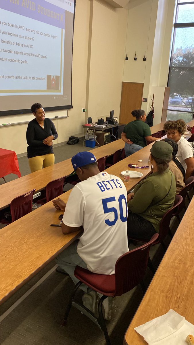 SNashBHS's tweet image. 💫1st Annual BHS AVID Family Night was a tremendous success!  We ate 🍕, set academic 📚goals, listened to 2 GREAT guest speakers and connected with parents!! 💫 #bengalexcellence #builtdifferent @avid4college @csosuave17 @braswellhs