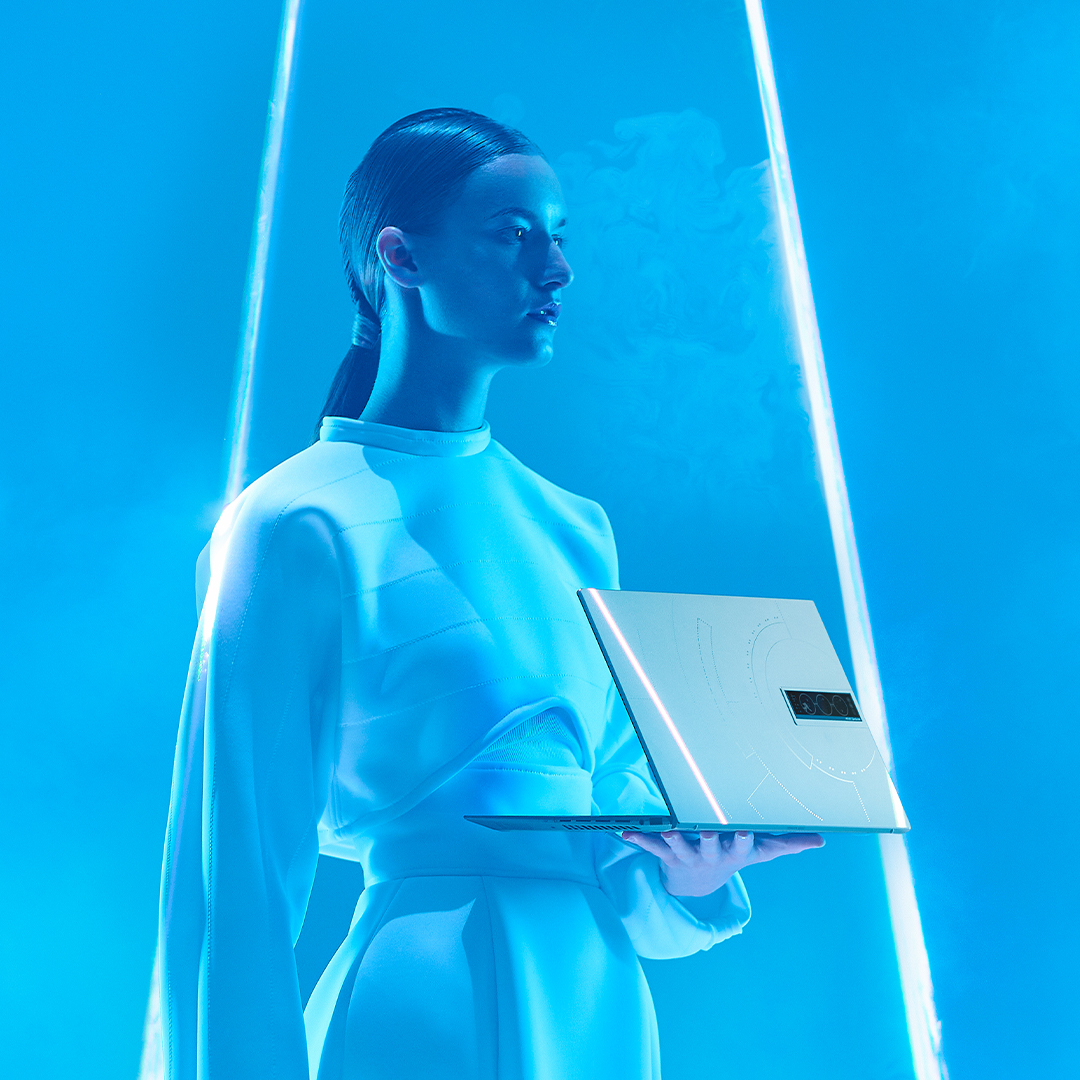 ASUS_ib's tweet photo. ¡Innovación y más allá! 🚀 Con su diseño inspirado en el espacio, su pantalla #ZenVision OLED situada en la tapa y su potente CPU, viajarás hacia otra galaxia gracias al #Zenbook 14X OLED Space Edition ✨ #ZenbookSpaceEdition
👉🏻 https://t.co/SX7U0V9PNE https://t.co/QNUq0t3uCG