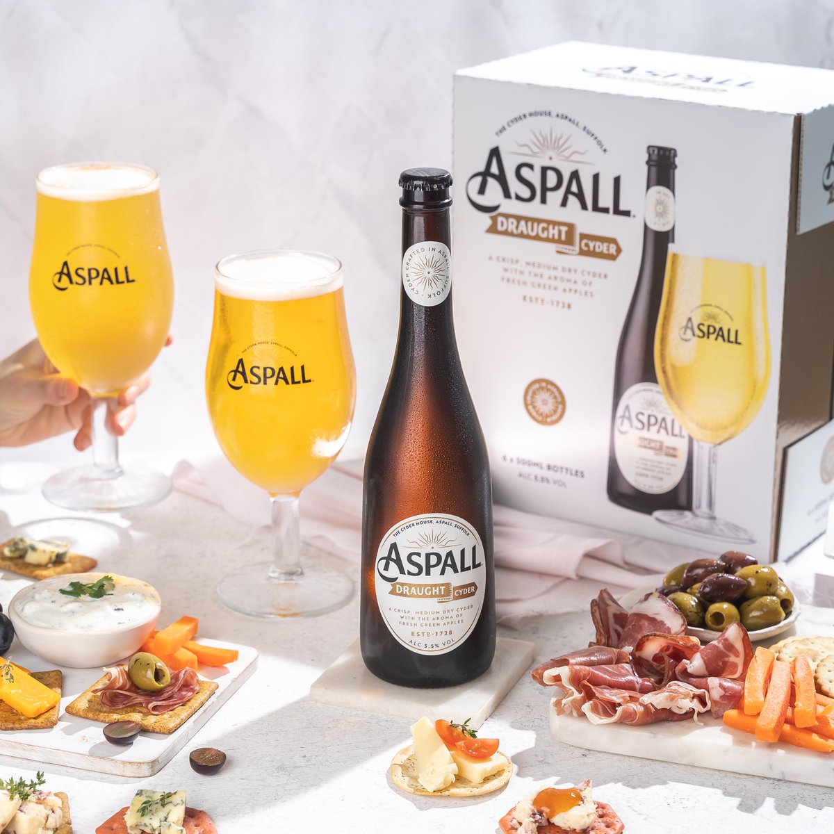 You’ve got your cyder and sides, all that's needed is some sun. Enjoy your bank holiday weekend with Aspall 🍏☀️ Please Drink Responsibly