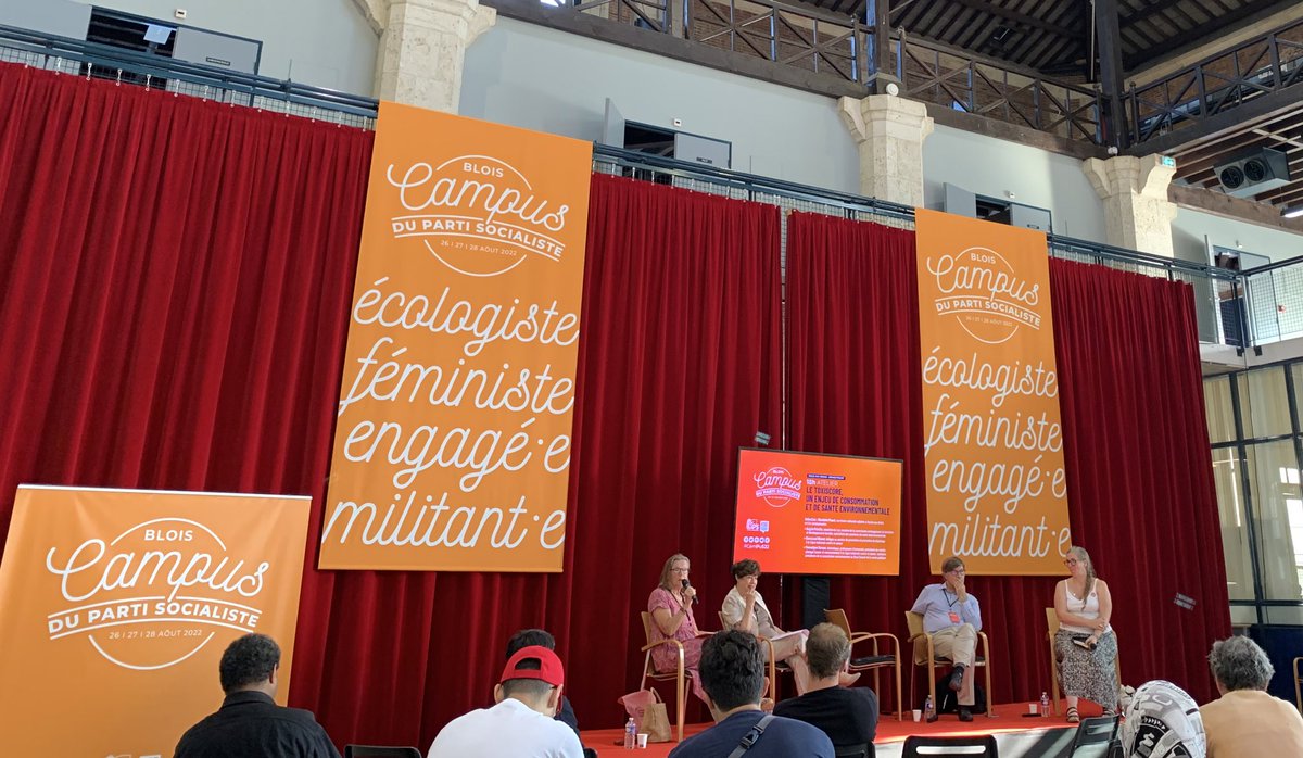 Gilletviolaine's tweet photo. Atelier #Toxiscore  #CamPuS22 ou Quels moyens de lutter contre la nocivité des produits qui nous entourent. Merci @CharloTPicard pour l’animation 👏🏼 🌹, dialogue riche et passionnant entre élus, militants et milieu médical. https://t.co/RDPS6YZsov
