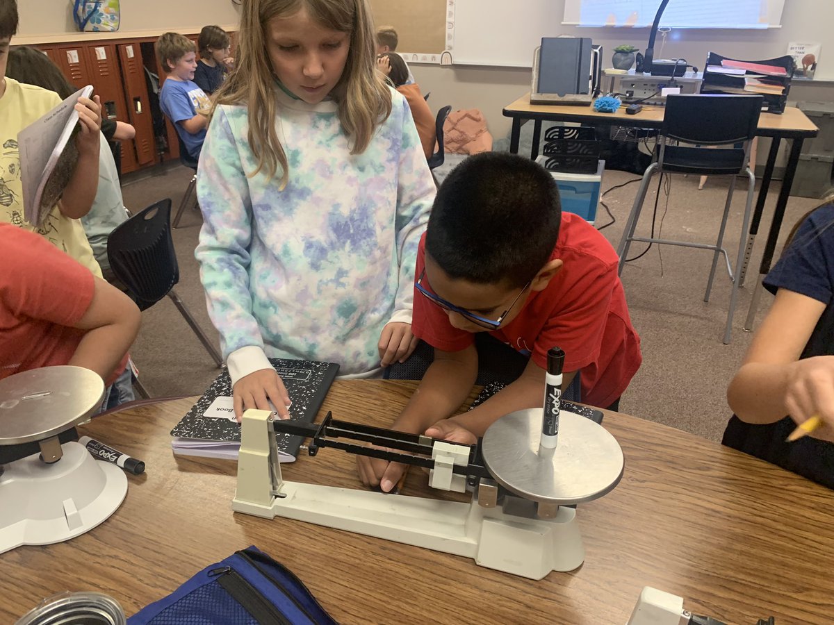 TechyMrsWalsh's tweet image. I forgot how much fun science is to teach! It’s been years! ❤️#sciencerocks @LISDElemScience