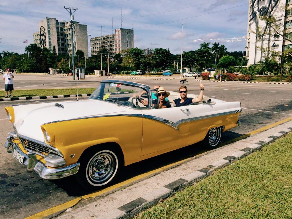 RadarLove9009's tweet photo. California in 2035 will be like Cuba….lots of classic cars!!
#GasCarBan https://t.co/ffHItCAMLK
