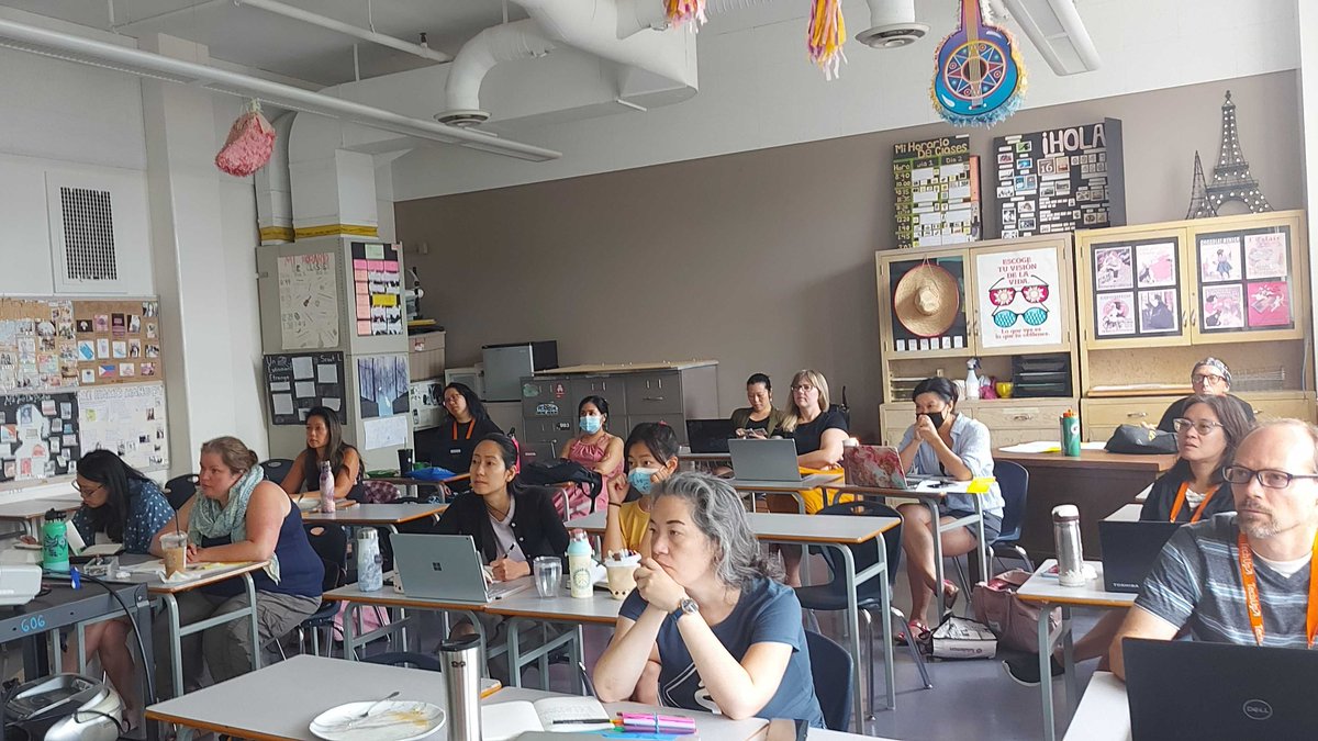 ScienceWorldTR's tweet photo. We 💕to see #teachers SO focused on learning about A.I. classifying images on the last day of  #SteamDays2022 with @scienceworldca Educators!

#SWTechUp #ProfessionalDevelopment #BCEd #STEMEducation #STEM #ArtificialIntelligence https://t.co/KcWyQvlyl3