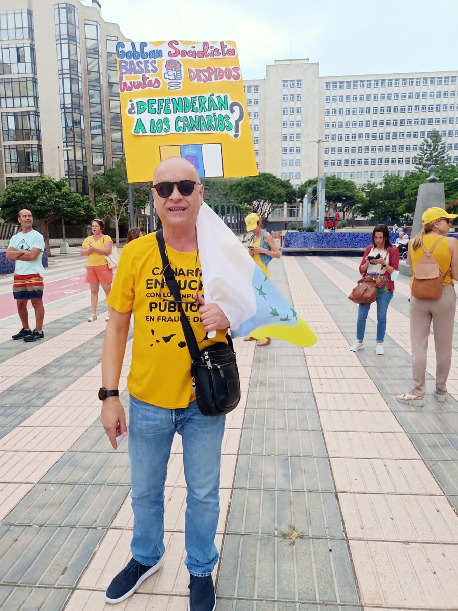 PEFRALCA's tweet photo. Gracias a los compañeros que hoy han estado defendiendo a todo un colectivo de 4000 personal, especialmente al compañero "fijo" que hoy cogió el megáfono para gritar alto y claro que esta injusticia debe PARAR ya! #PermanenciaYa para los #EmpleadosEnFraudeDeLey ⁦@avtorresp⁩ https://t.co/0lOf32FaZe