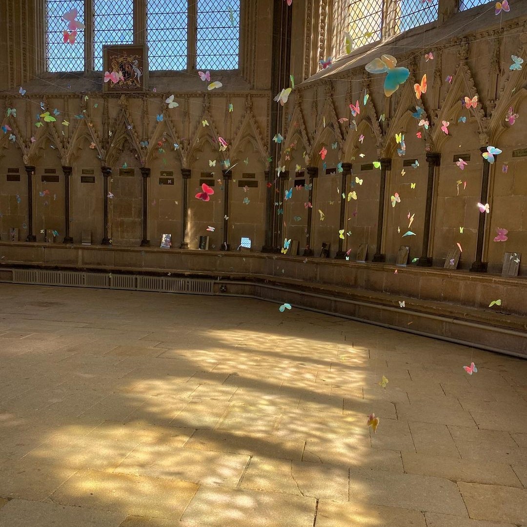 wellsartcontemp's tweet photo. ✨The light in @WellsCathedral1 adding some extra magic to our WAC 2022 Exhibition ✨

🤩 120 artworks by 111 international artists,

🤩📍 29 site-specific installations.

 🗓 Open daily 7AM - 7PM until Sunday 28 August 2022.

Don’t miss out! https://t.co/2SG2FL7WZq