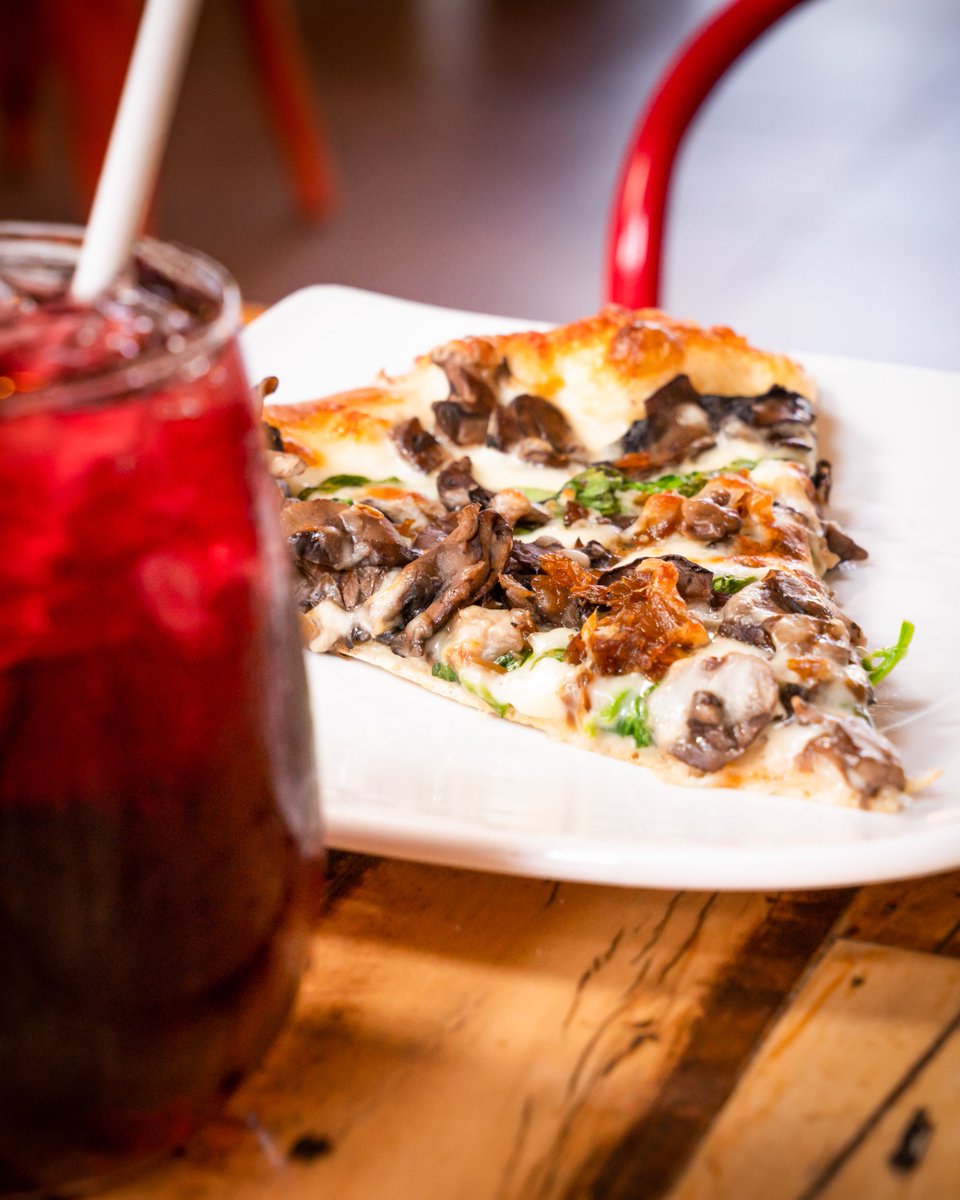 WildTomatoSB's tweet image. 👉 Tell us - What&apos;s your absolute favorite thing to order at Wild Tomato?! 🍅 From your drink to your app and pizza, what&apos;s your order? 🔥