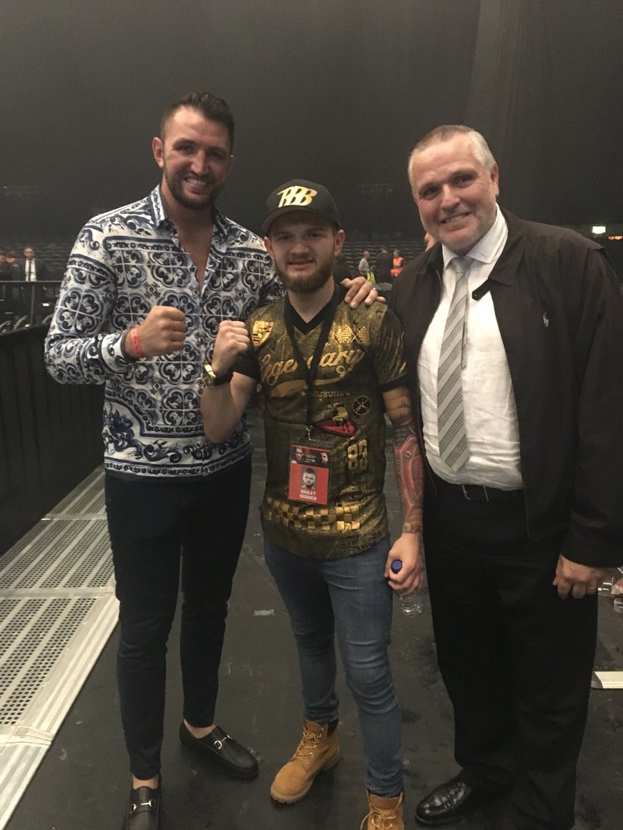 ⁦<a href="/SugdenBailey/">Bailey Sugden</a>⁩ ⁦<a href="/suggysgym/">Dean Sugden</a>⁩ with ⁦<a href="/peterfury/">peter fury</a>⁩ ⁦<a href="/hughiefury/">hughiefury</a>⁩ ⁦<a href="/GLORY_WS/">GLORY Kickboxing</a>⁩ First meeting with Peter at GLORY 54 Birmingham.#REAL #fighters 
What a fight Hughie got against ⁦<a href="/MichaelHunterII/">Michael Hunter ll</a>⁩
