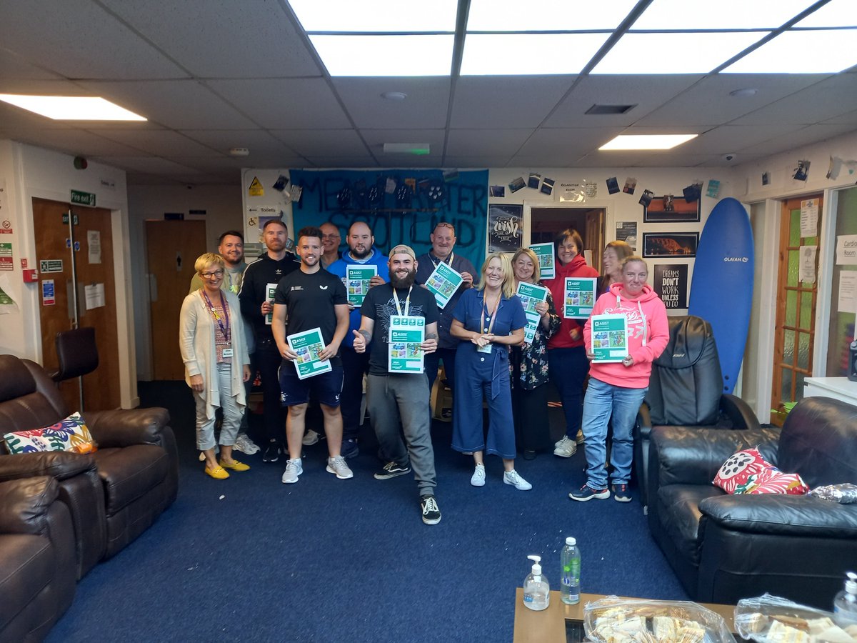 TrainingLom's tweet image. A small but perfectly formed group of new ASIST Caregivers at Men Matter Scotland. Ready Willing and Able to keep their corner of the world safer from suicide. So grateful to be able to work with the amazing team here.