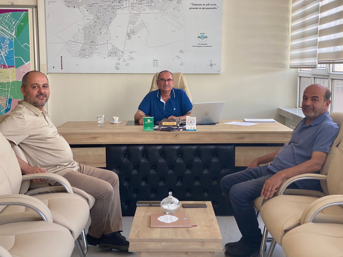 Karatay Belediyesi Meclis Üyemiz Mevlüt Kanat ile Karatay Halk Eğitim Müdürü Yaşar Kolukısa beyi makamında ziyaret ettik.Misafirperverliğinden dolayı teşekkür ederiz.