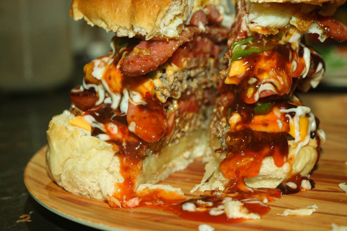 kitilas_kitchen's tweet photo. The dirtier the better,
#juicy
#delicious
#tasty
This is our beef dirty burger @10,000 tsh at #kitilaskitchen
Open: 12noon to 10pm everyday
Location: Kijitonyama, mtaa wa bukoba
You can call 0786589870 https://t.co/cikznxSJas