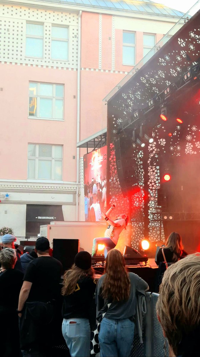 tyttimaatta's tweet photo. Mahtavaa olla täällä! Seuraa suoraa lähetystä #Oulu'sta! 

#airguitarworldchampionship
#makesomethingoutofnothing
#MakeAirNotWar
#oulu2026 
 
https://t.co/CzeSbDa6u5 https://t.co/MEgHbhAQn4