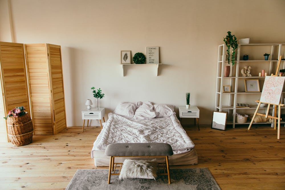 800askmark's tweet photo. If you're personalizing your home's #interiordesign, odds are you might be bucking some trends. Here's some #hometips.  https://t.co/iuEmTtXAa9 https://t.co/0TUj1E99F7