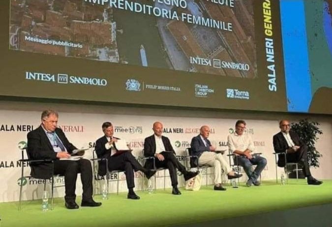 Al #MeetingdiRimini si discute di imprenditoria femminile.....le donne c'hanno da fa' e quindi ne parlano tra maschi. Bravoni! 😱🥱