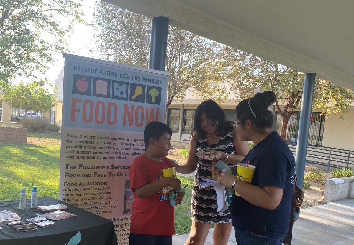 I  am happy to be at Cielo Vista   Elementary with our student Weekend Backpack meal program. Here at 2022 Back to School Night talking to all The   Families. #psusd #endhunger #fighthunger #foodnowdhs #Coachella #deserthotsprings