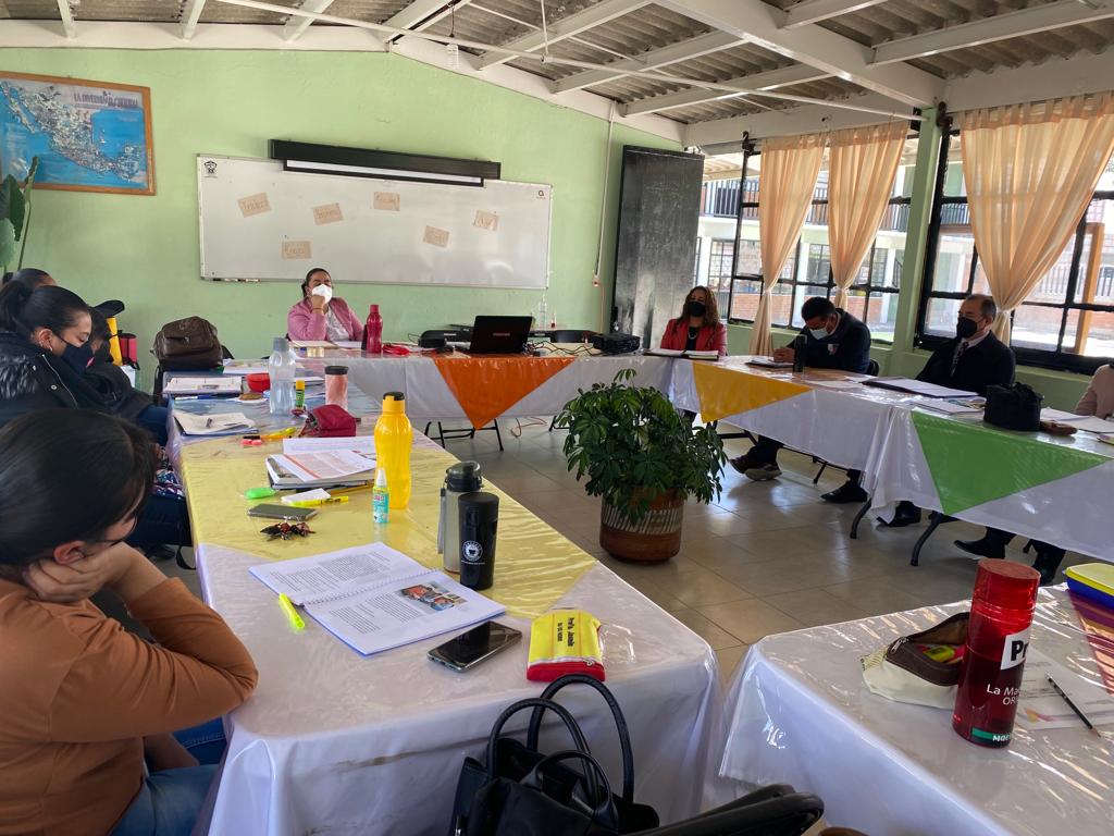 LauraSamano15's tweet photo. En la Esc. Pri. Profr. Rafael Ramirez c.c.t 15EPR1749Q, durante el CTE, trabajamos estrategias curriculares de igualdad de género#IgualdadDeGéneroEdoméx https://t.co/zw75eH4s81