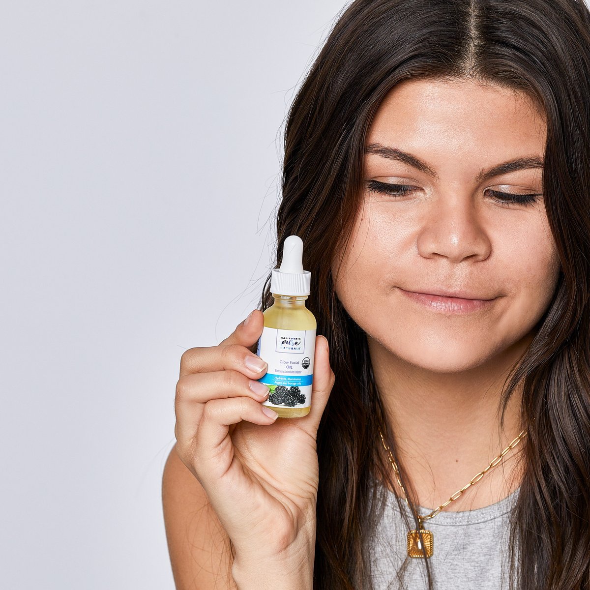 TaylorPond's tweet photo. TGIF! Sharing through some recent photo content done for our friends at California Pure Naturals on this #ClientFeatureFriday ! ๐โจ๐ธ #tgif #californiapurenaturals #cpn #skincare #skincaregoals #agencylife https://t.co/KduMnGOxNn