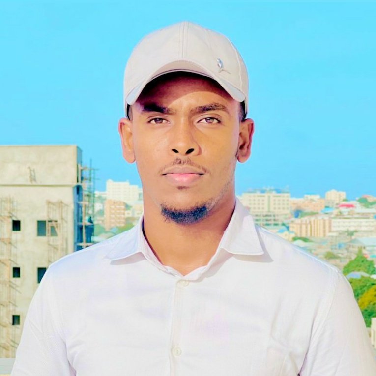 sjaamici's tweet photo. #NewProfilePic https://t.co/5E6SLHhLVl