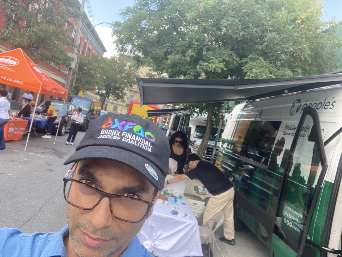 The #BronxPeoples mobile branch is in #Highbridge this afternoon at the <a href="/BBCPBronx/">BRIDGE BUILDERS</a> back to school event! #creditunion #financialaccess