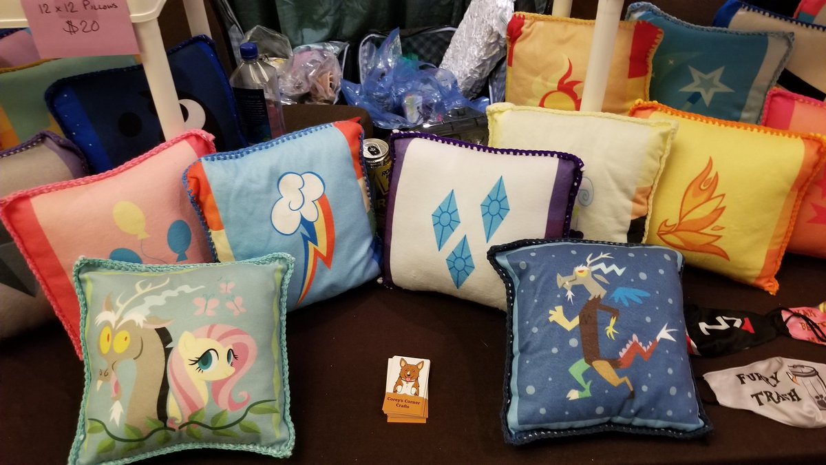 Coreys_Crafts's tweet photo. All set up at @EverfreeNW! Come check out the new things! <3 #brony #efnw #everfree #mlp #mtcg https://t.co/BCFQivSt5H