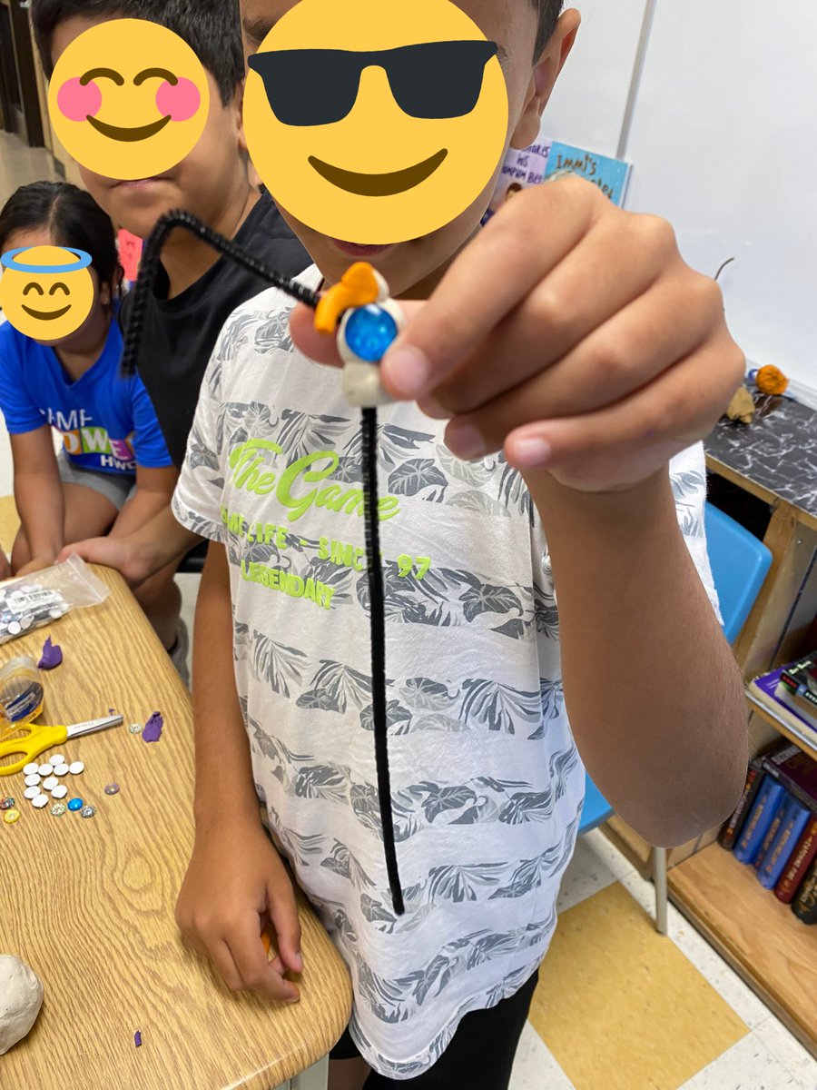 MissTFilice's tweet image. The craziest activity during our 3 weeks of camp was our Procedural Writing Activity creating summer snowmen! Students had to follow eachothers instructions and the most outrageous snowmen were created! ๐ @MissPSpring @HWDSBSummerCamp