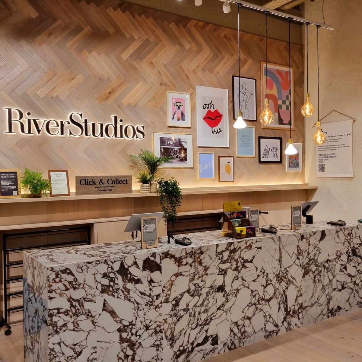 riverisland's tweet photo. The future of fashion will see you now.

Shop our brand new Derby store with next-gen tech, virtual styling &amp; more.

Come and find us.

Derbion, London Rd, Derby DE1 2PL

#RIVERSTUDIOS https://t.co/fnATtNgBoa