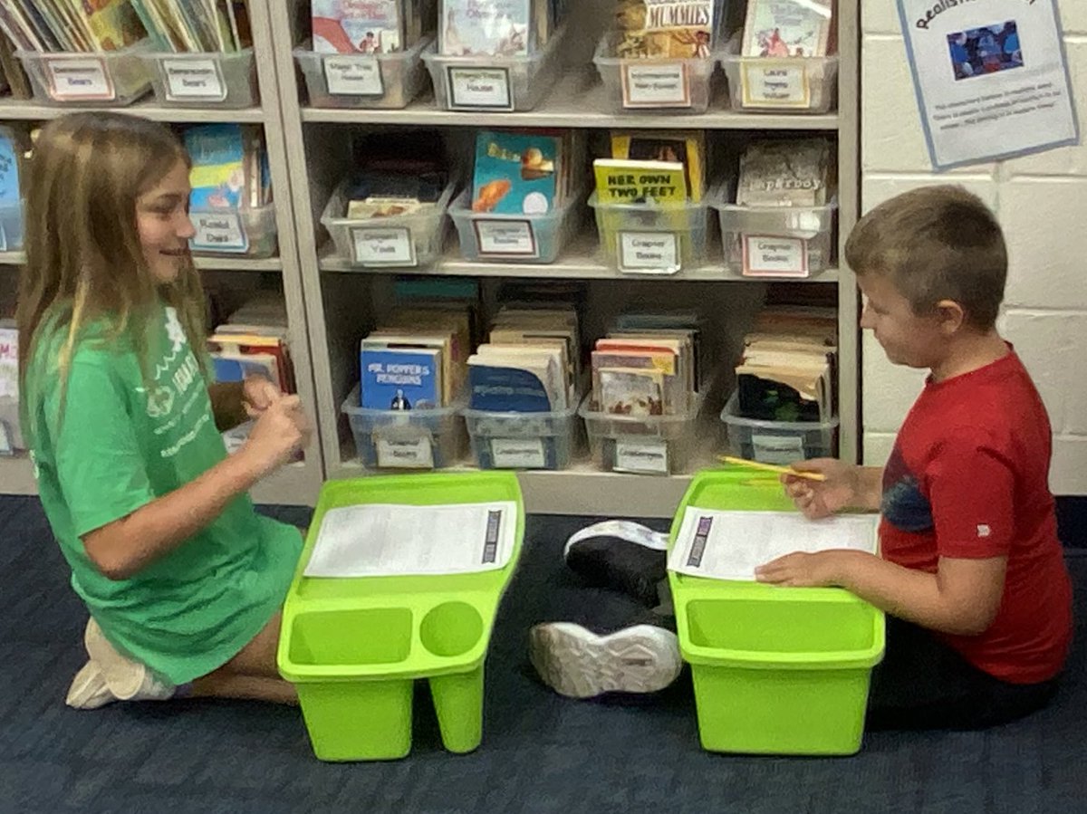 AmyMongenas's tweet photo. Next 3Mongenas worked in pairs to come up with 4 classroom rules! #IHPromise @IHSchools @IHElementary #buildingcommunity #3rdgraderules https://t.co/CUO9bYGXHL