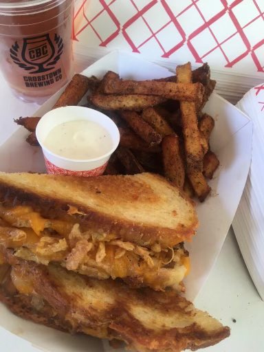 FriesGuys901's tweet photo. We’re @BeerCrosstown today Friday from 5 to 8 pm!  #handcutfries #grilledcheese #fetasauce https://t.co/EkzEAN9Ppd