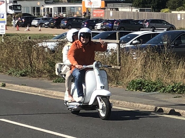 BacheRichard's tweet photo. #ScooterRally #IOW Someone’s enjoying the ride out on the Isle of Wight in the sunshine. @iowday @VisitIOW https://t.co/KDoZISBciU