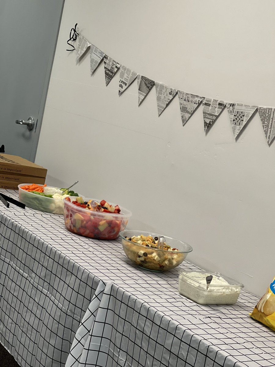 I’m not saying these <a href="/daytondailynews/">Dayton Daily News</a> baby shower decorations are the greatest, but they’re the greatest. Happy to celebrate with @kschroederYWCA today! 📰