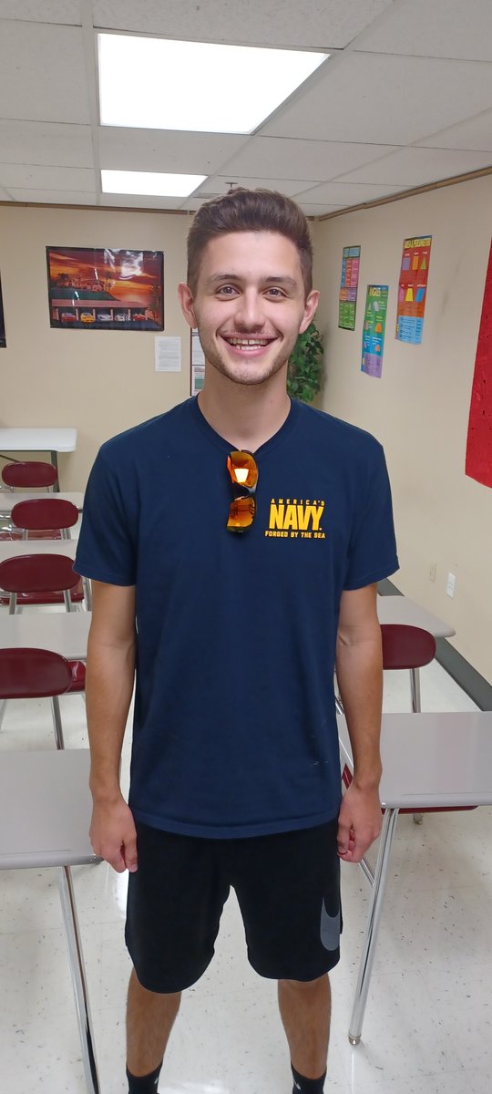 BridgesHS's tweet image. Celebrity sighting!!! Former Builder @, leaves for the US Navy on Monday. Thank you Nick, and good luck! #PROUD #ONCEABUILDERALWAYSABUILDER #HAMMERSUP
