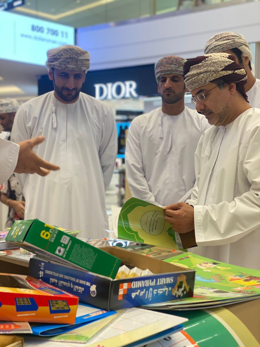 DevBankOfficial's tweet photo. سعداء بزيارة سعادة الشيخ نصر بن عامر الحوسني وكيل وزارة العمل للعمل @Labour_OMAN  لـ #معرض_رواد_التنمية  في مول عمان.
@MallofOman 
#ننمو_معاً https://t.co/efidVN3fgJ