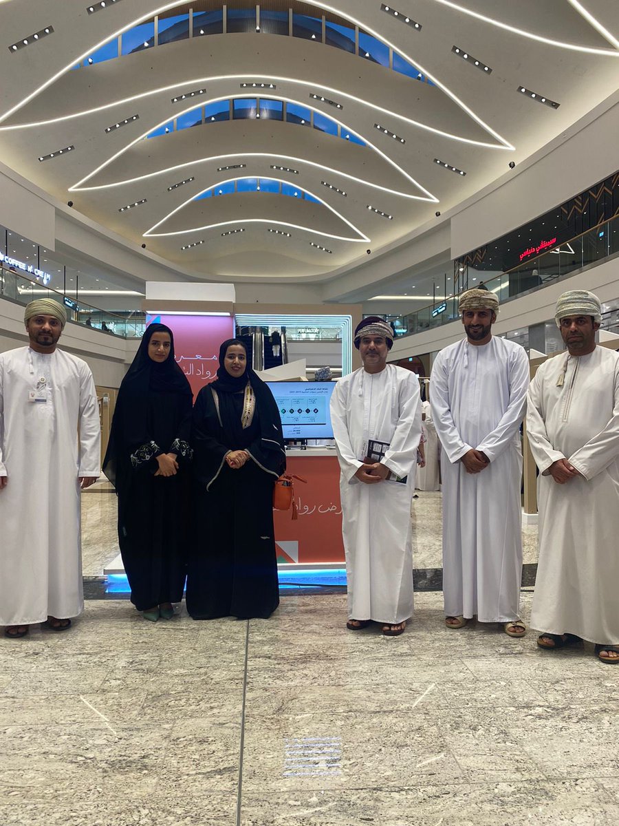 DevBankOfficial's tweet photo. سعداء بزيارة سعادة الشيخ نصر بن عامر الحوسني وكيل وزارة العمل للعمل @Labour_OMAN  لـ #معرض_رواد_التنمية  في مول عمان.
@MallofOman 
#ننمو_معاً https://t.co/efidVN3fgJ