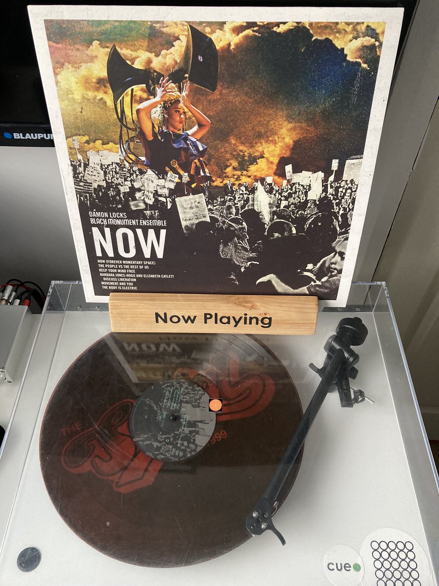 RMeldrum1's tweet photo. Friday Night #Tuneage begins here 
#NowPlaying 🎧 https://t.co/Kxwib0Yktp