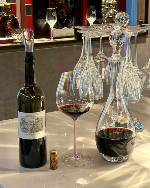 herunling0215's tweet photo. Start waking up the wine, it will be ready for tasting later🍷
#DogsOnTwitter #dogsoftwitter
#redwine #chateauBurgundy
#romaneeconti #chateauBertrand #chateauRipon #chateauLatour #chateauvalandreaud #chateauLamondo #chateauMouton #chateauHautBrion #chateauMargaux #chateauLafite https://t.co/L7NV70XBU0