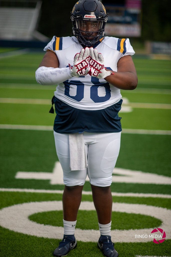 BingoMediaLLC's tweet photo. What  @kaden_irving gotta do for his respek this season to be named Mr. 5A. Let me guess pass for 5000 yards and 50 Passing TDs! Because with @nawf_aj, @BeaversKelvin @Dalfred006 @MJCunningham04 don’t think @COACHMARCHIGH wont them @GautierFB 🐊 loose!!! 😎 Gautier Vs Everybody https://t.co/aZSiXn4HVt