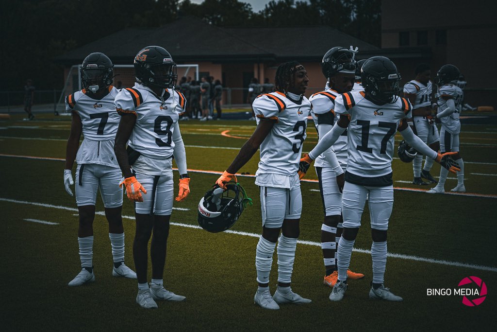 BingoMediaLLC's tweet photo. What  @kaden_irving gotta do for his respek this season to be named Mr. 5A. Let me guess pass for 5000 yards and 50 Passing TDs! Because with @nawf_aj, @BeaversKelvin @Dalfred006 @MJCunningham04 don’t think @COACHMARCHIGH wont them @GautierFB 🐊 loose!!! 😎 Gautier Vs Everybody https://t.co/aZSiXn4HVt